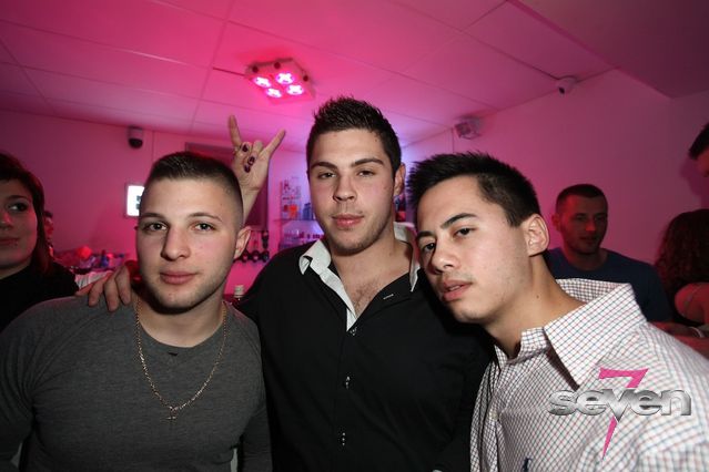 Cliquer pour voir l'image en taille réelle