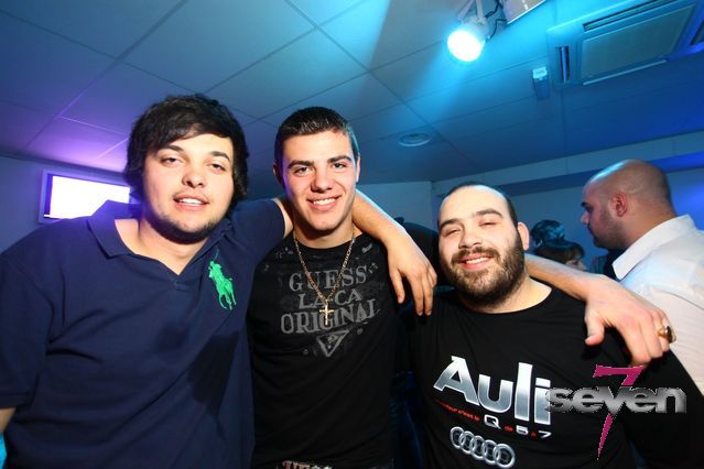 Cliquer pour voir l'image en taille réelle