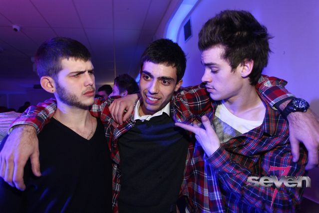 Cliquer pour voir l'image en taille réelle