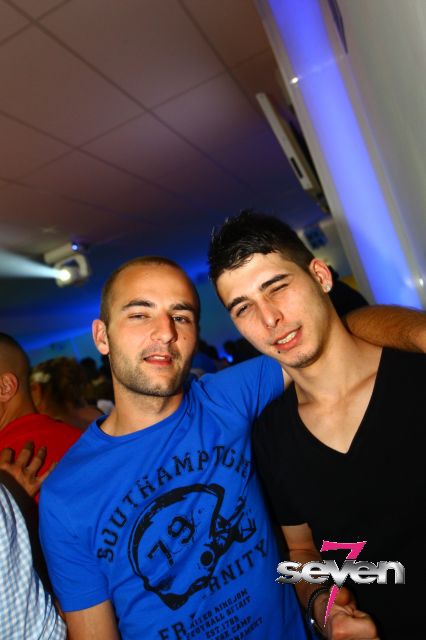 Cliquer pour voir l'image en taille réelle