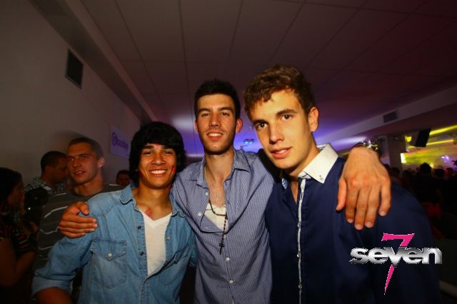 Cliquer pour voir l'image en taille réelle