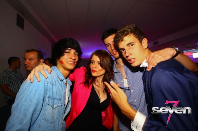 Cliquer pour voir l'image en taille réelle