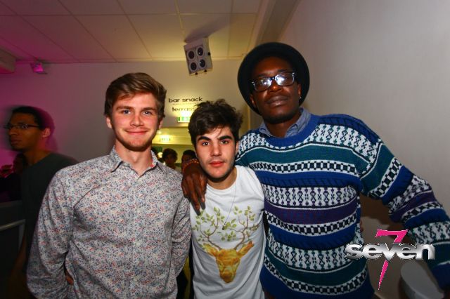 Cliquer pour voir l'image en taille réelle