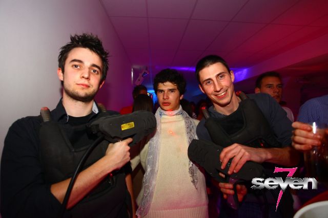 Cliquer pour voir l'image en taille réelle