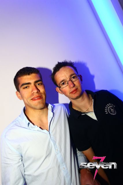 Cliquer pour voir l'image en taille réelle