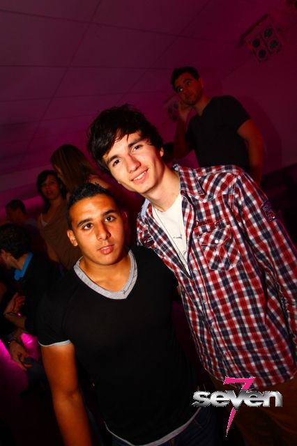 Cliquer pour voir l'image en taille réelle