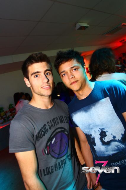 Cliquer pour voir l'image en taille réelle