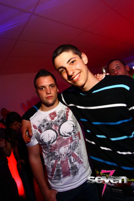 Cliquer pour voir l'image en taille réelle