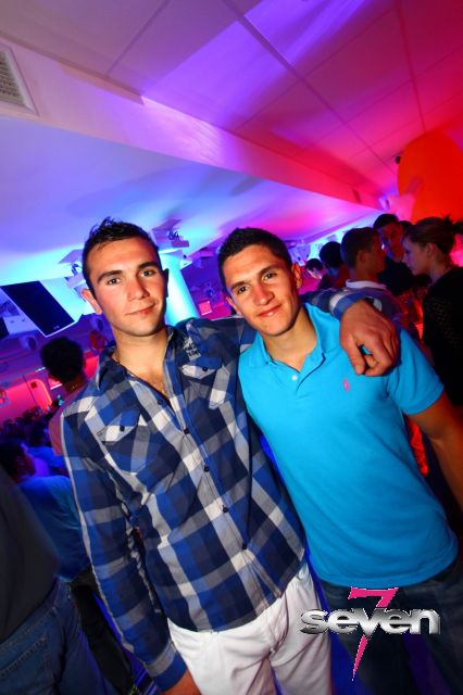 Cliquer pour voir l'image en taille réelle