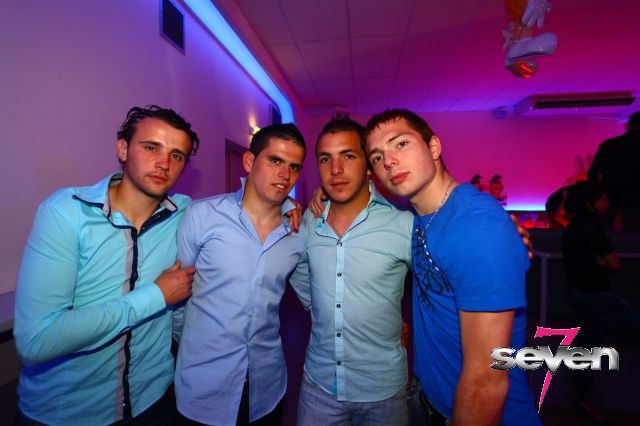 Cliquer pour voir l'image en taille réelle