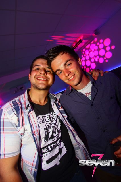 Cliquer pour voir l'image en taille réelle