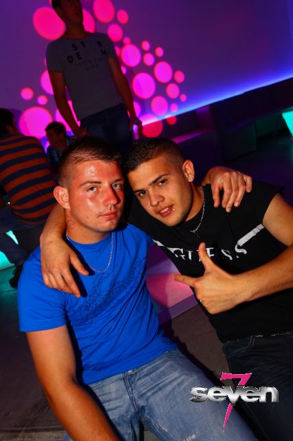 Cliquer pour voir l'image en taille réelle