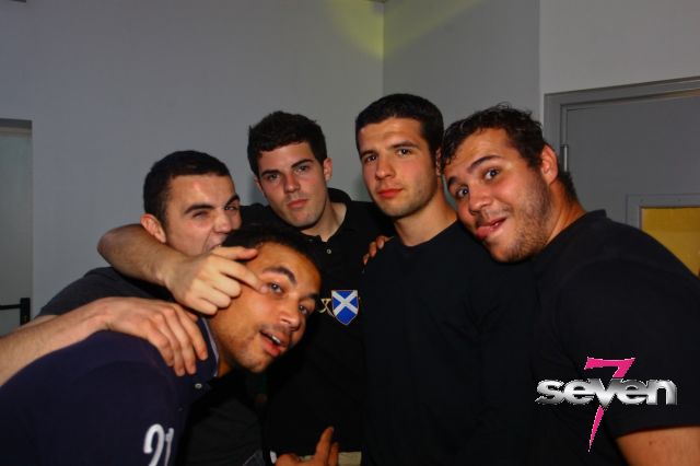 Cliquer pour voir l'image en taille réelle