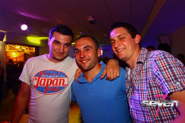 Cliquer pour voir l'image en taille réelle