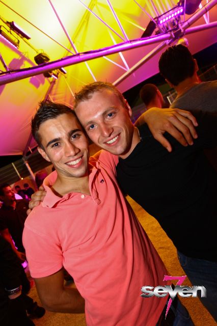 Cliquer pour voir l'image en taille réelle