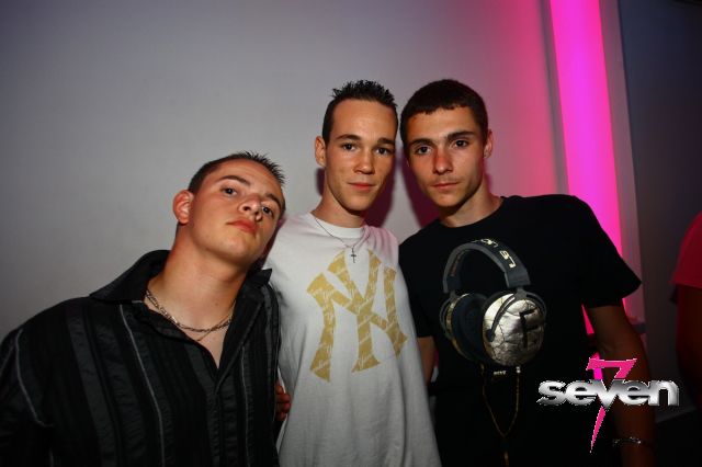 Cliquer pour voir l'image en taille réelle