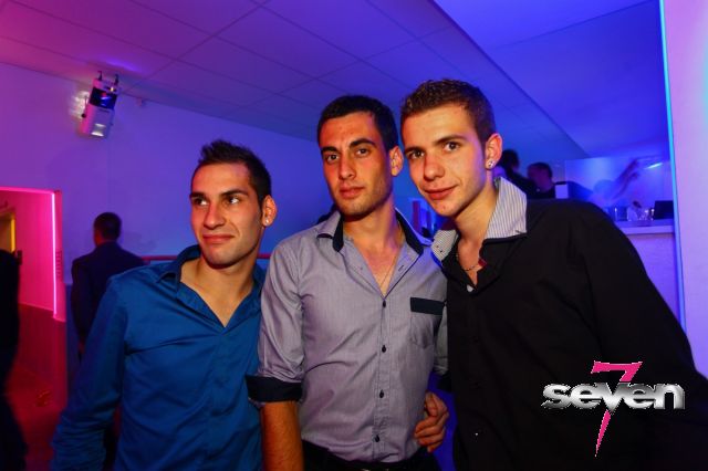 Cliquer pour voir l'image en taille réelle