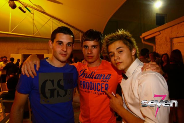 Cliquer pour voir l'image en taille réelle