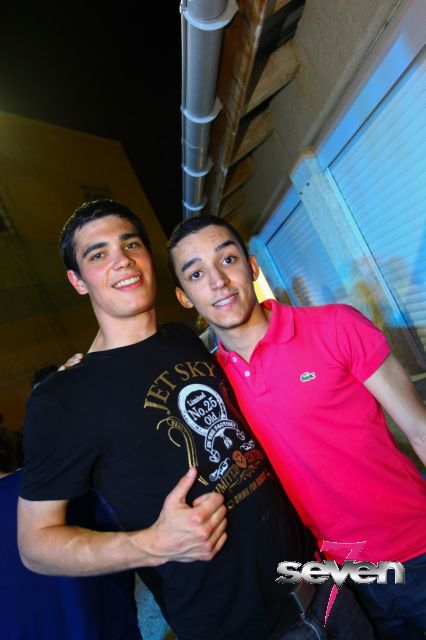 Cliquer pour voir l'image en taille réelle