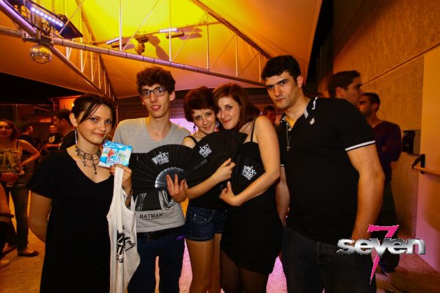 Cliquer pour voir l'image en taille réelle