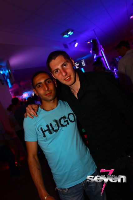 Cliquer pour voir l'image en taille réelle