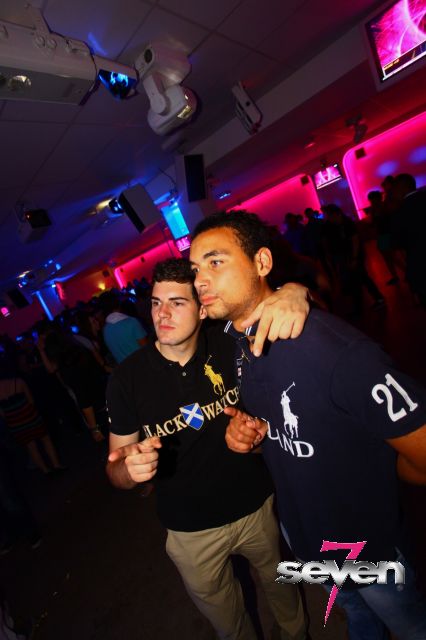 Cliquer pour voir l'image en taille réelle