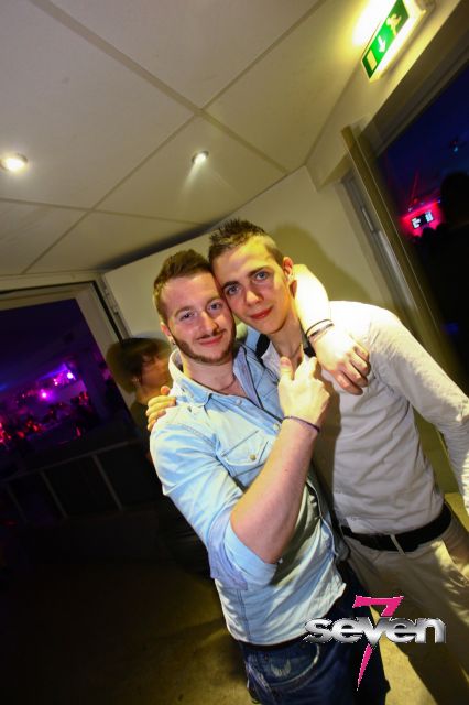 Cliquer pour voir l'image en taille réelle