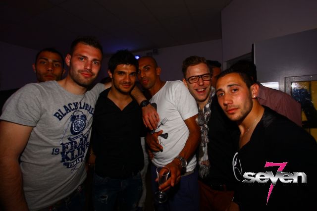 Cliquer pour voir l'image en taille réelle