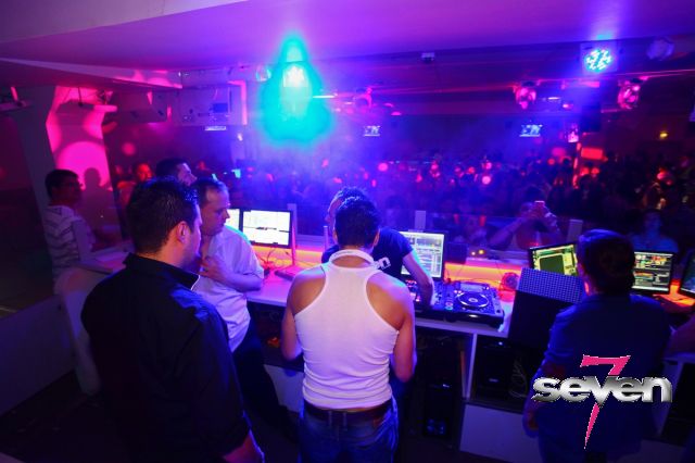 Cliquer pour voir l'image en taille réelle