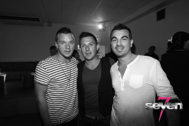 Cliquer pour voir l'image en taille réelle