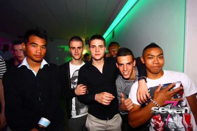 Cliquer pour voir l'image en taille réelle