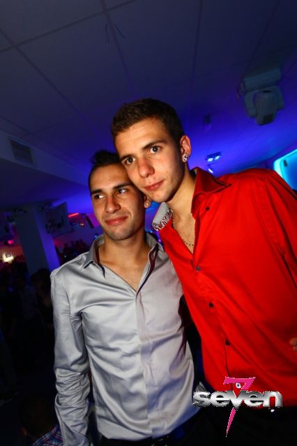 Cliquer pour voir l'image en taille réelle