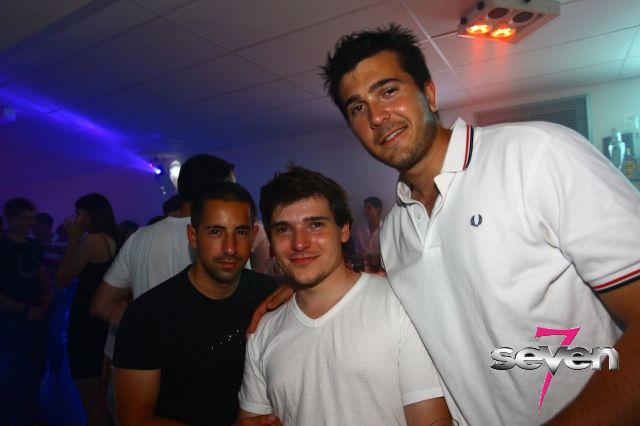 Cliquer pour voir l'image en taille réelle