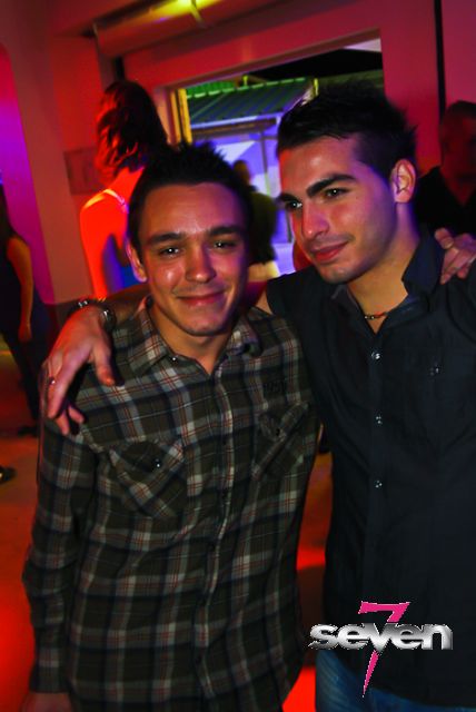 Cliquer pour voir l'image en taille réelle