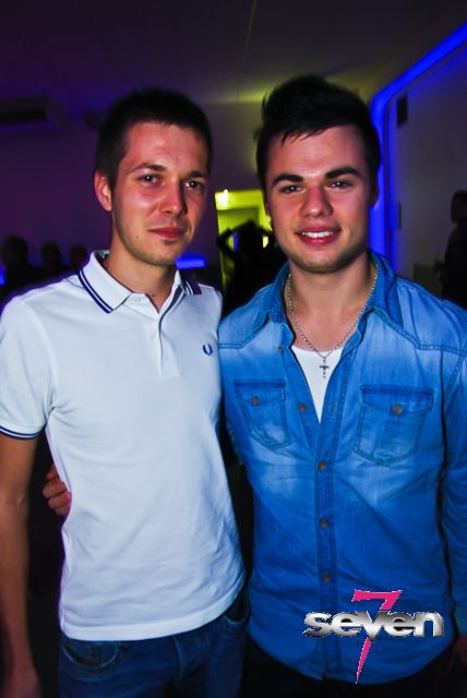 Cliquer pour voir l'image en taille réelle