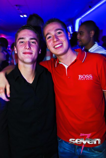 Cliquer pour voir l'image en taille réelle