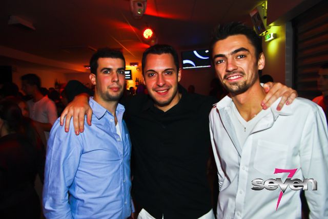 Cliquer pour voir l'image en taille réelle