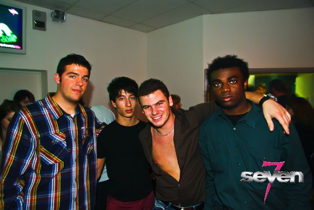 Cliquer pour voir l'image en taille réelle