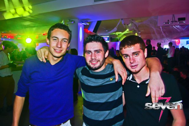 Cliquer pour voir l'image en taille réelle