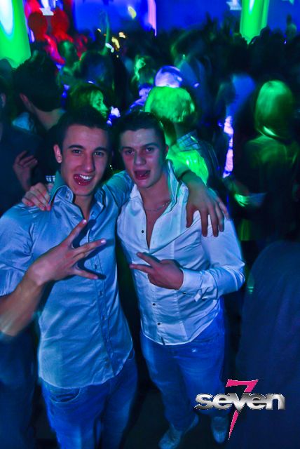 Cliquer pour voir l'image en taille réelle