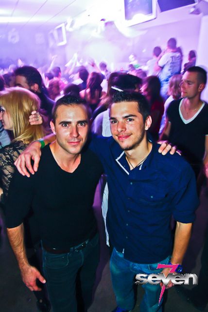 Cliquer pour voir l'image en taille réelle