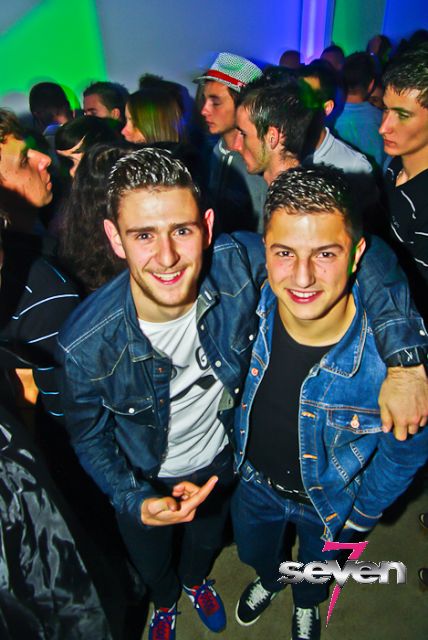 Cliquer pour voir l'image en taille réelle