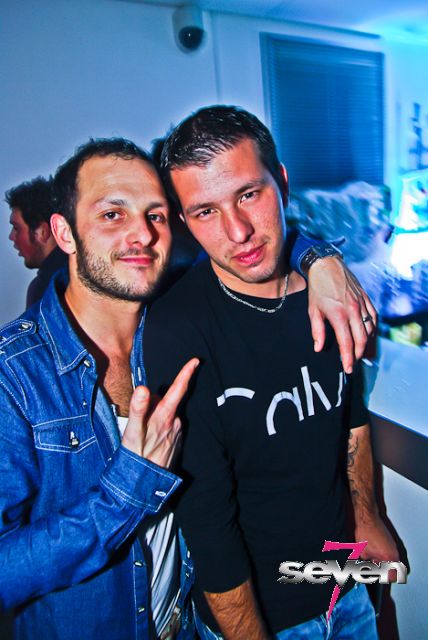 Cliquer pour voir l'image en taille réelle