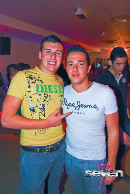 Cliquer pour voir l'image en taille réelle