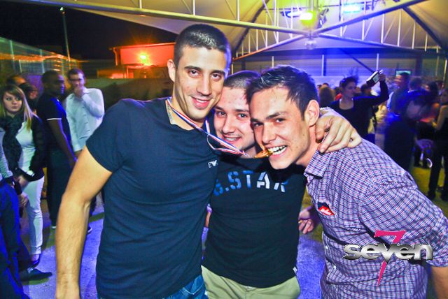 Cliquer pour voir l'image en taille réelle