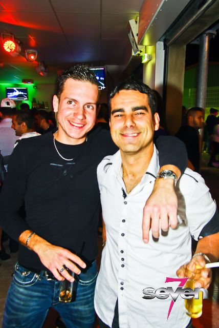 Cliquer pour voir l'image en taille réelle