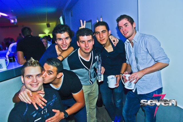 Cliquer pour voir l'image en taille réelle