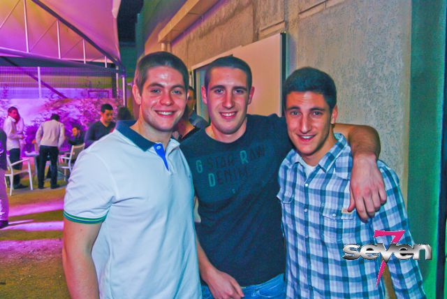 Cliquer pour voir l'image en taille réelle