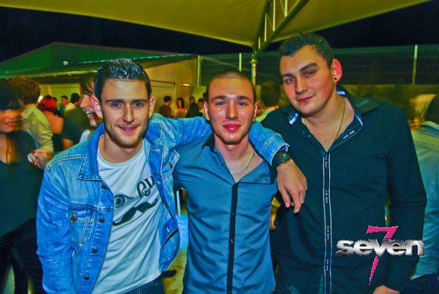 Cliquer pour voir l'image en taille réelle