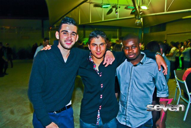 Cliquer pour voir l'image en taille réelle